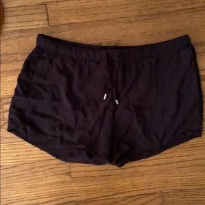 H&M black shorts